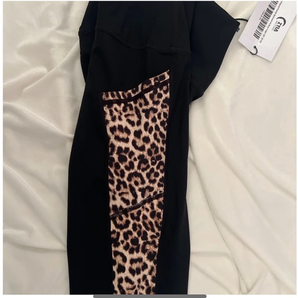 Zyia Leopard Leggings - Picture 4 of 6